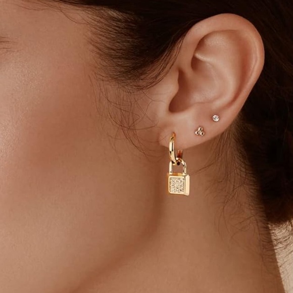 NEW 14K Gold Plated Small Elegant Gold Padlock Earrings - Picture 4 of 4